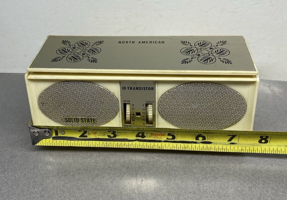 Vintage North American Transistor Solid State Radio