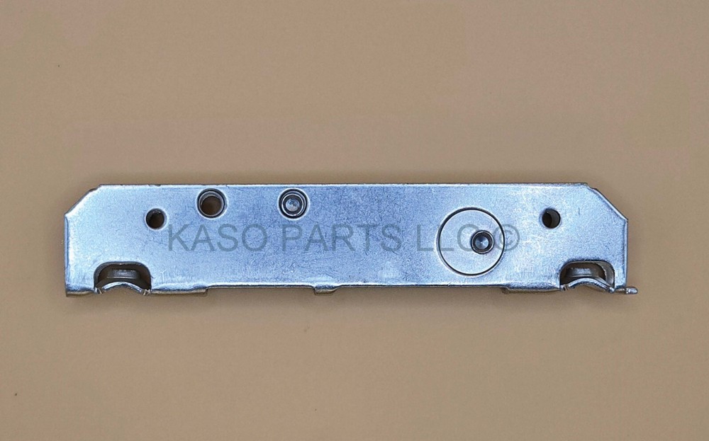 DOOR HINGE RECEPTACLE 73001063