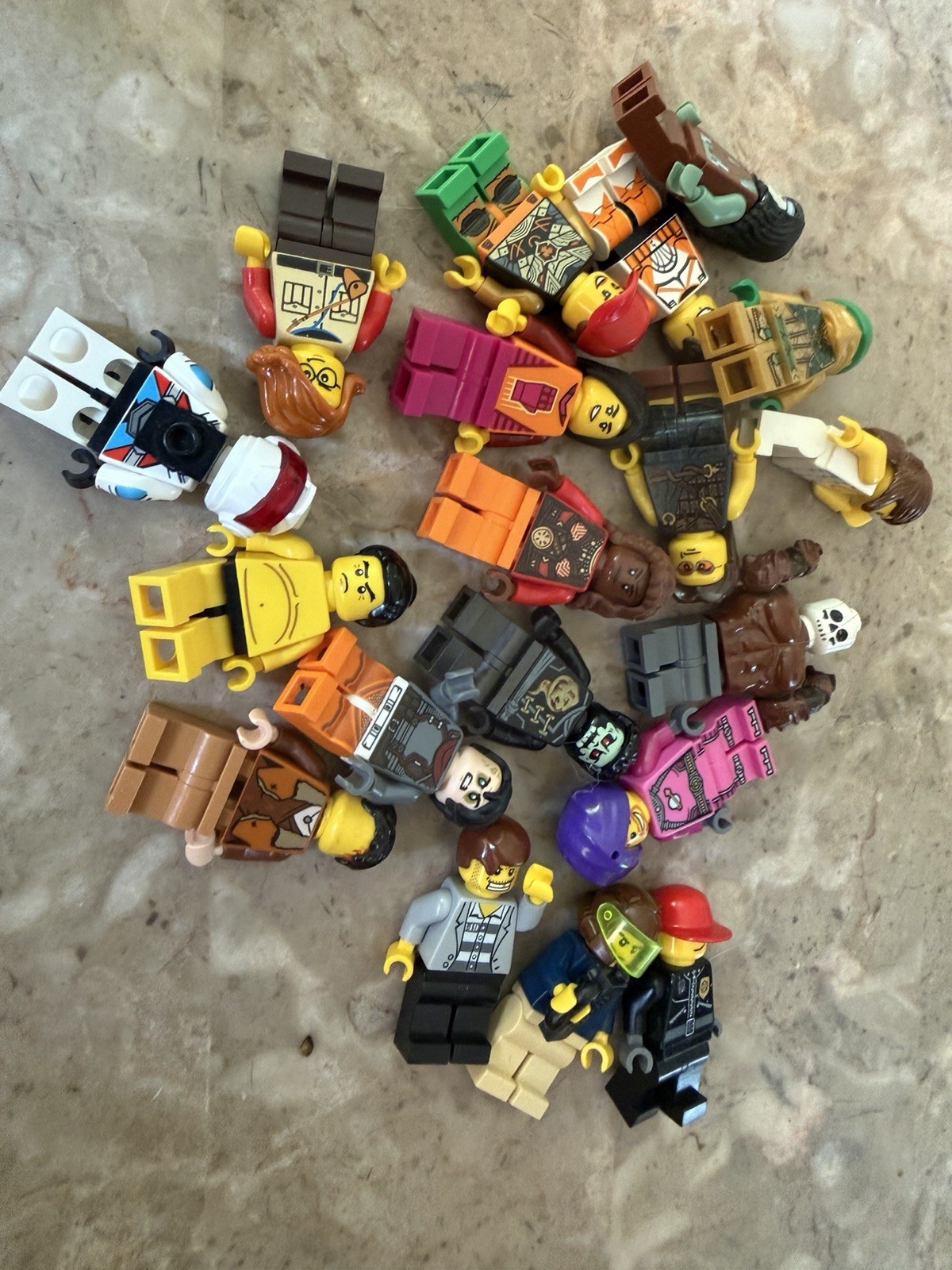 Huge LEGO Minifigure Lot Of Over 95 Figures Etc Assorted Original Lego 👍