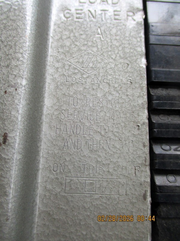 Zinsco Magnetrip Electrical Panel With Breakers