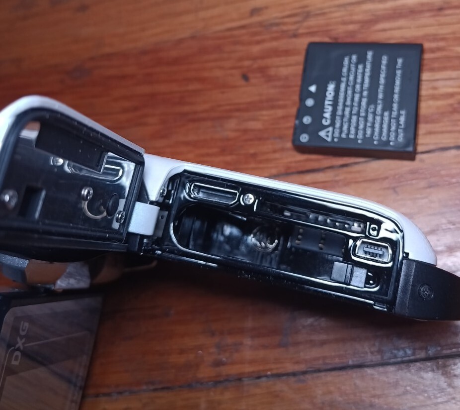 DXG 5B8V HD Digital Recorder Waterproof - Untested