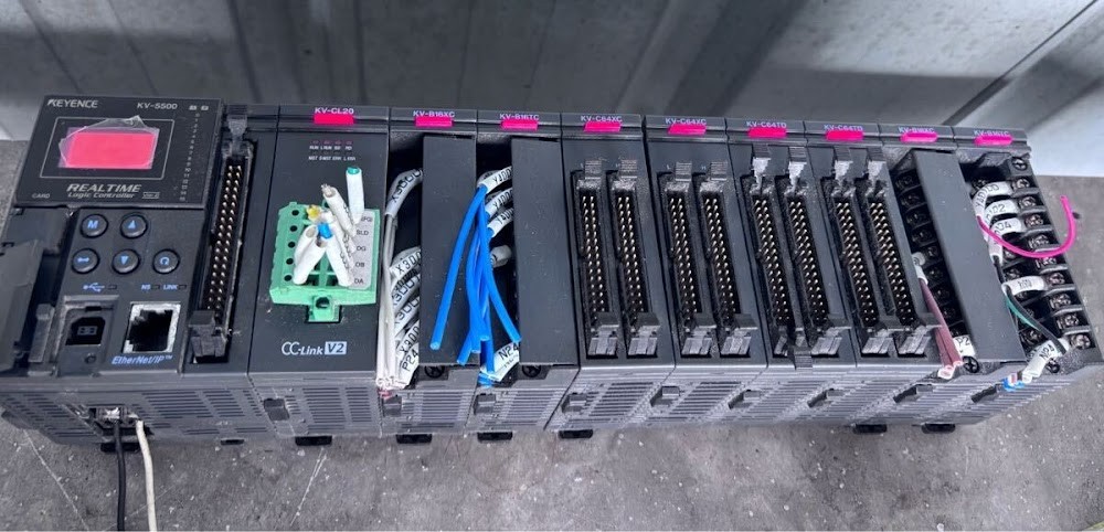 KEYENCE KV-5500 PLC Programmable Controller & Modules KV-B16XC KV-C64XC USED
