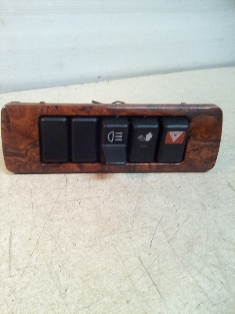 Volvo VNL 1096567 Switch Panel