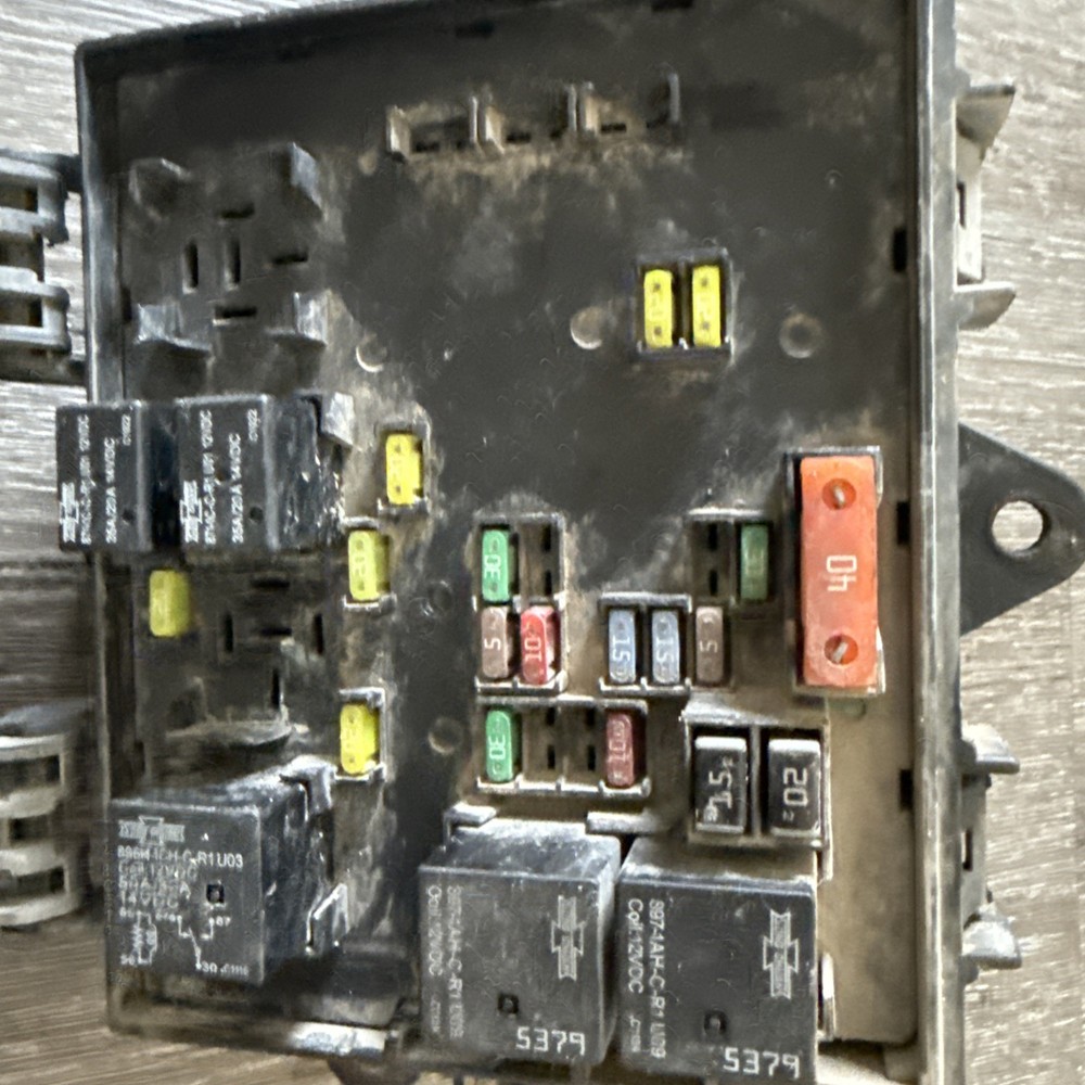 VOLVO VNL FUSE BOX *missing part number*