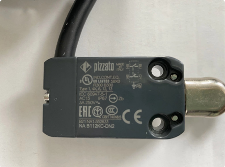 Pizzato limit switch NA B112KC-DN2