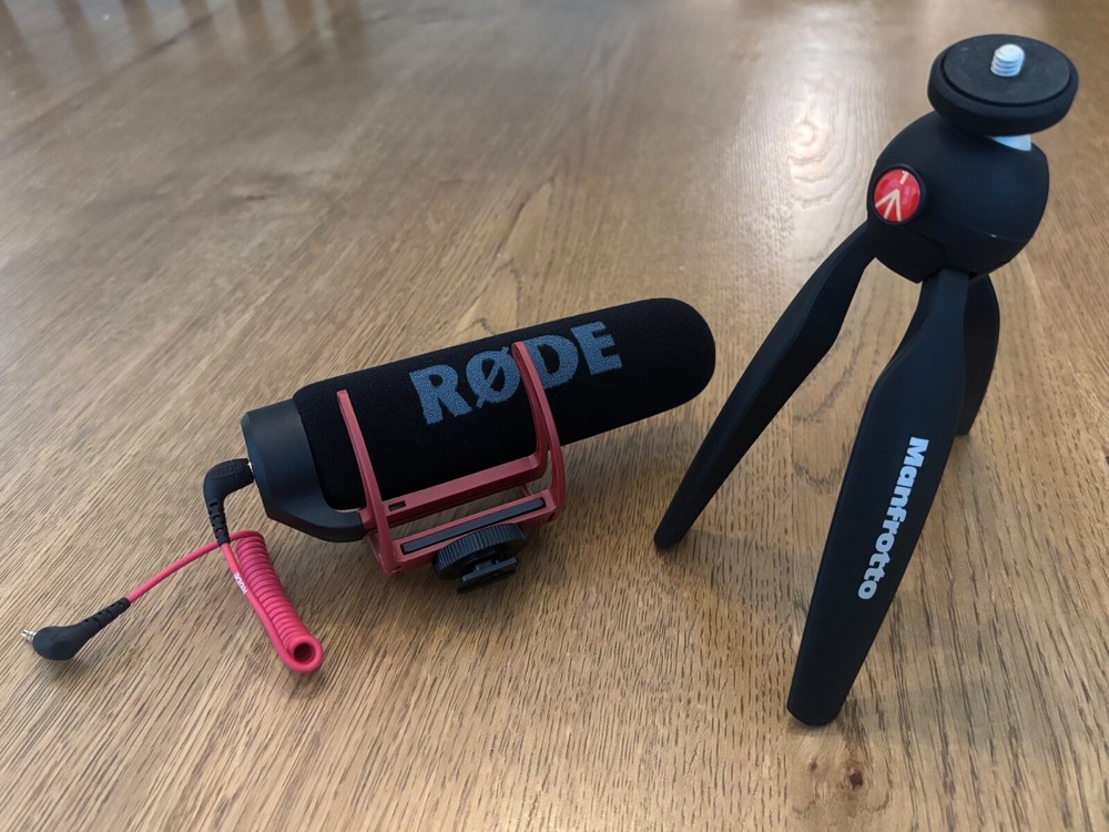 RODE MICROPHON (New) + Manfrotto Mini Tripod (New)