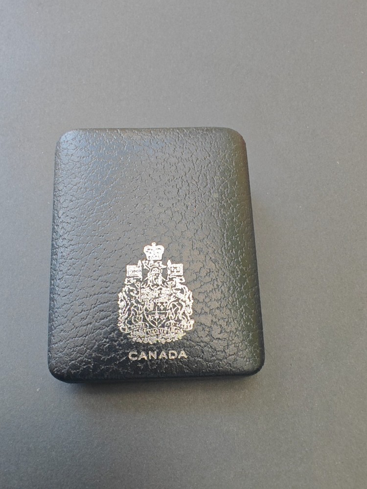 CANADA 1975 CALGARY SILVER PROOF SPECIMEN DOLLAR $1 - box