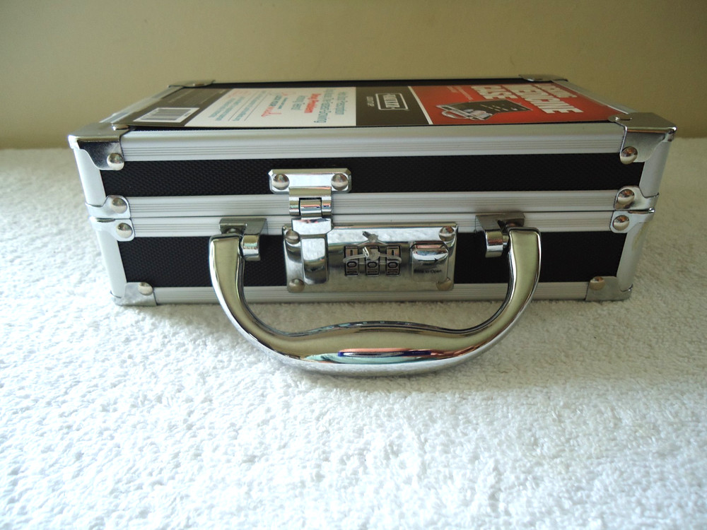 " NWT " Vaultz Locking Medicine Case " Great Multi Use Storage Case "