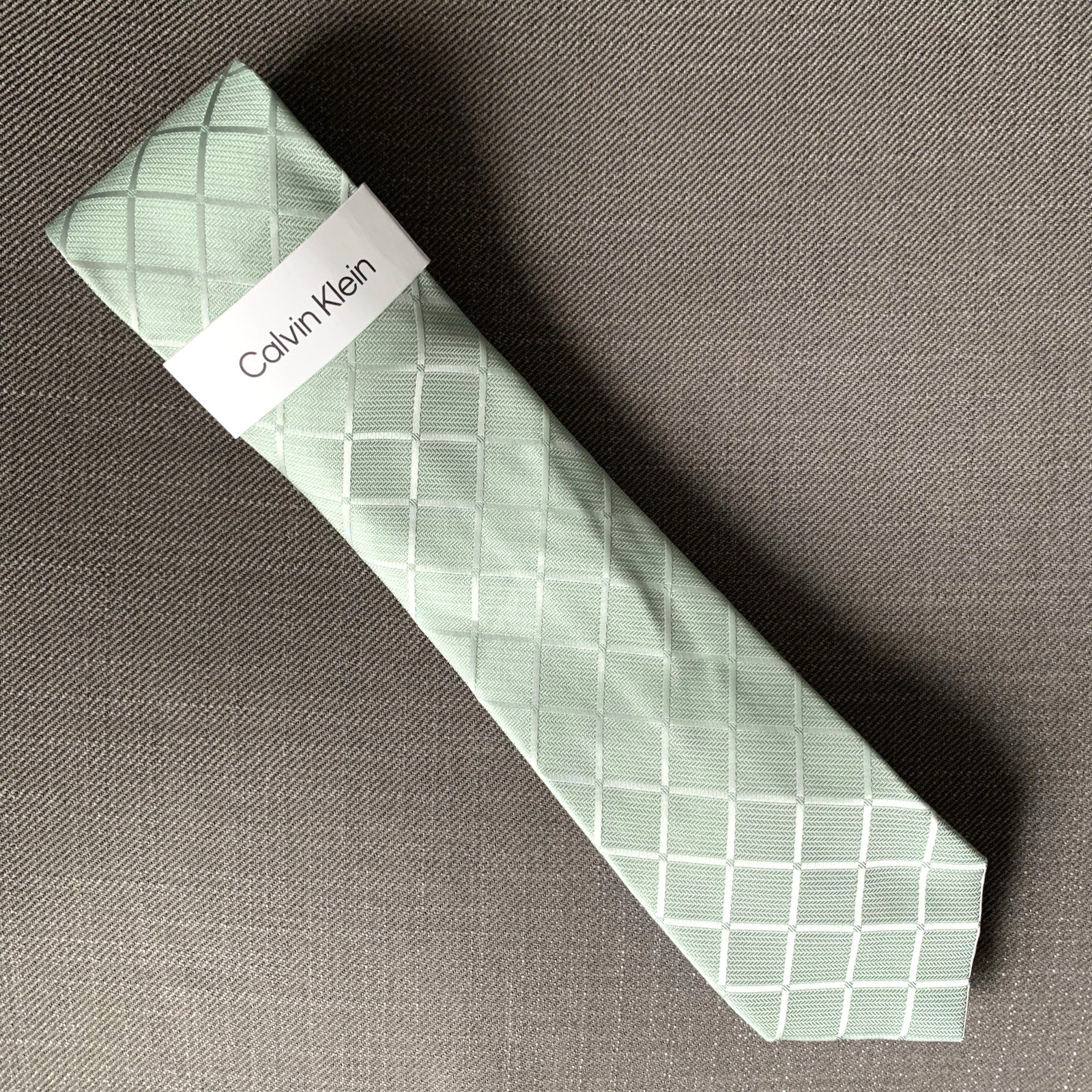 Calvin Klein Men's Neck Tie Light Green Grid Silk Blend MSRP $69.50