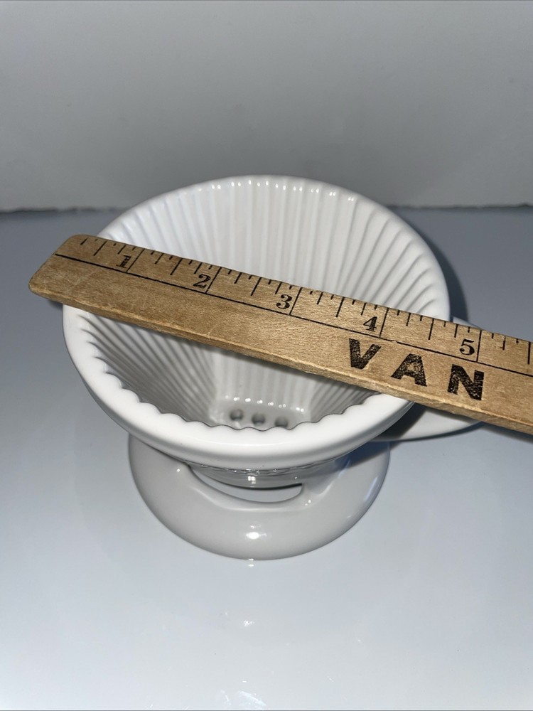 LE CREUSET POUR THROUGH COFFEE DRIPPER BREWER WHITE