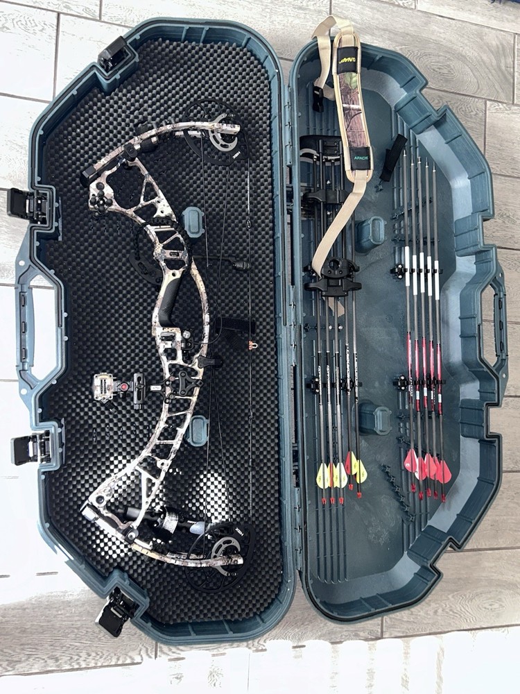 🏹 HOYT Compound Bow Full Hunting Kit – Barely Used, Premium Setup!