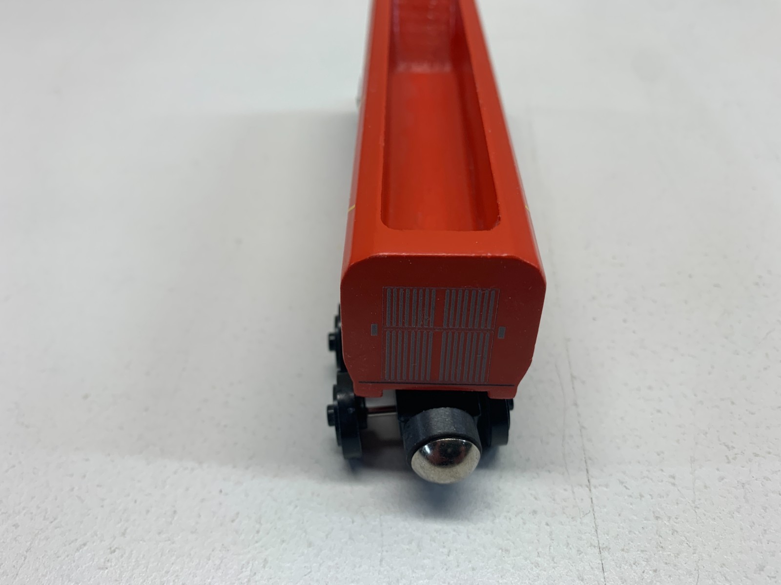 Wooden Whittle Shortline Railroad Red DB SCHENKER train car - Excellent