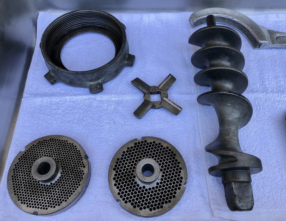 BUTCHER BOY A52 MEAT GRINDER