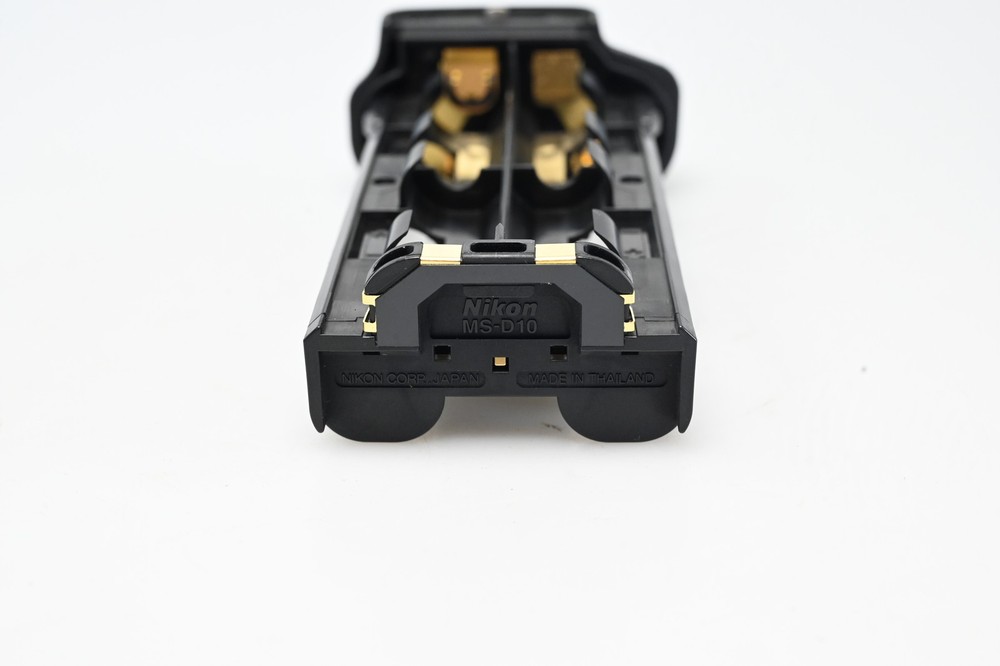 Nikon MS-D10 AA Battery Holder #G759