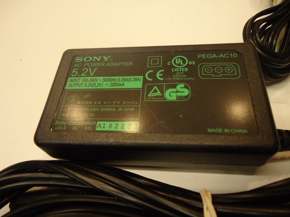ZZ7: Sony AC Adapter 10V PCGA-AC10V