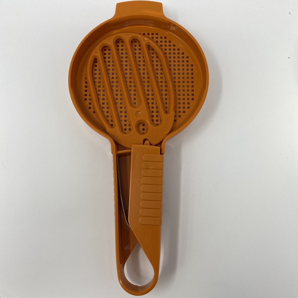 Tupperware VTG Sift It Hand Held Sifter orange