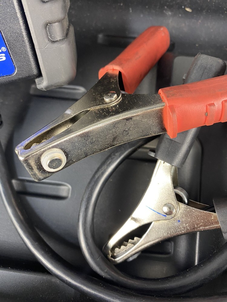 Cornwell ESC726 digital battery and electrical system analyzer With Book & Case