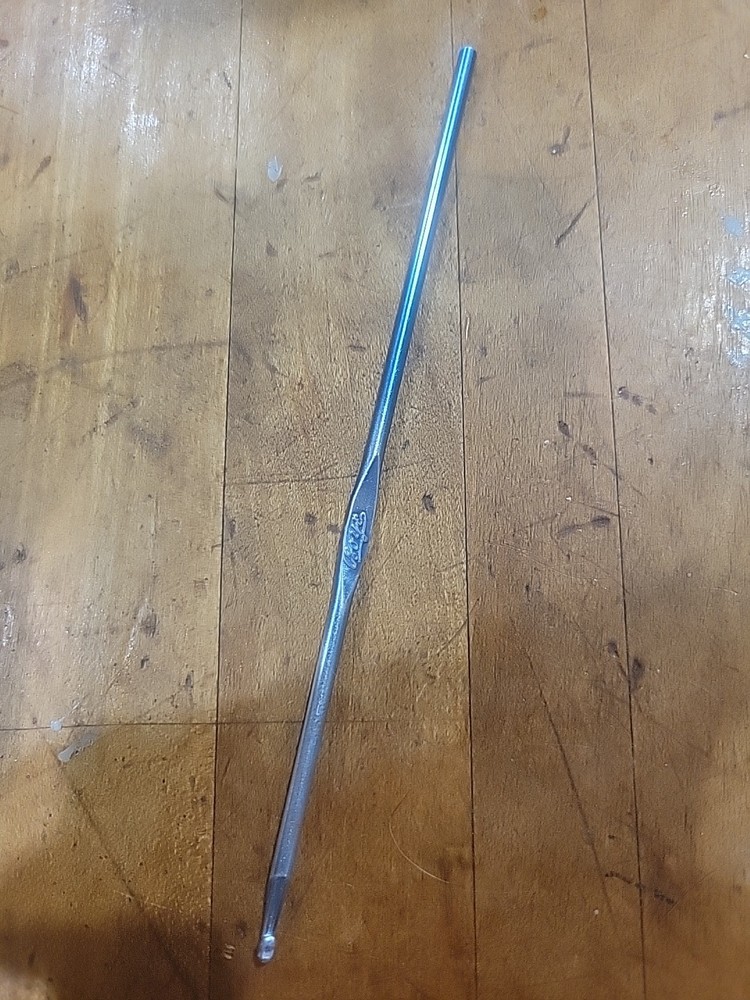 Boye Crochet Hook Size E USA