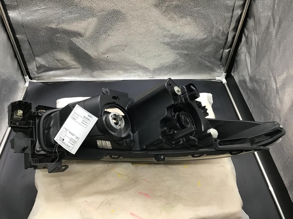2017-2018 MAZDA 3 LEFT Headlamp halogen, LH