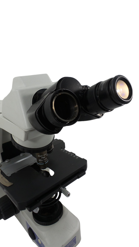 DEFECTIVE DAMAGENikon Eclipse E400 Microscope w3 Objectives G3D