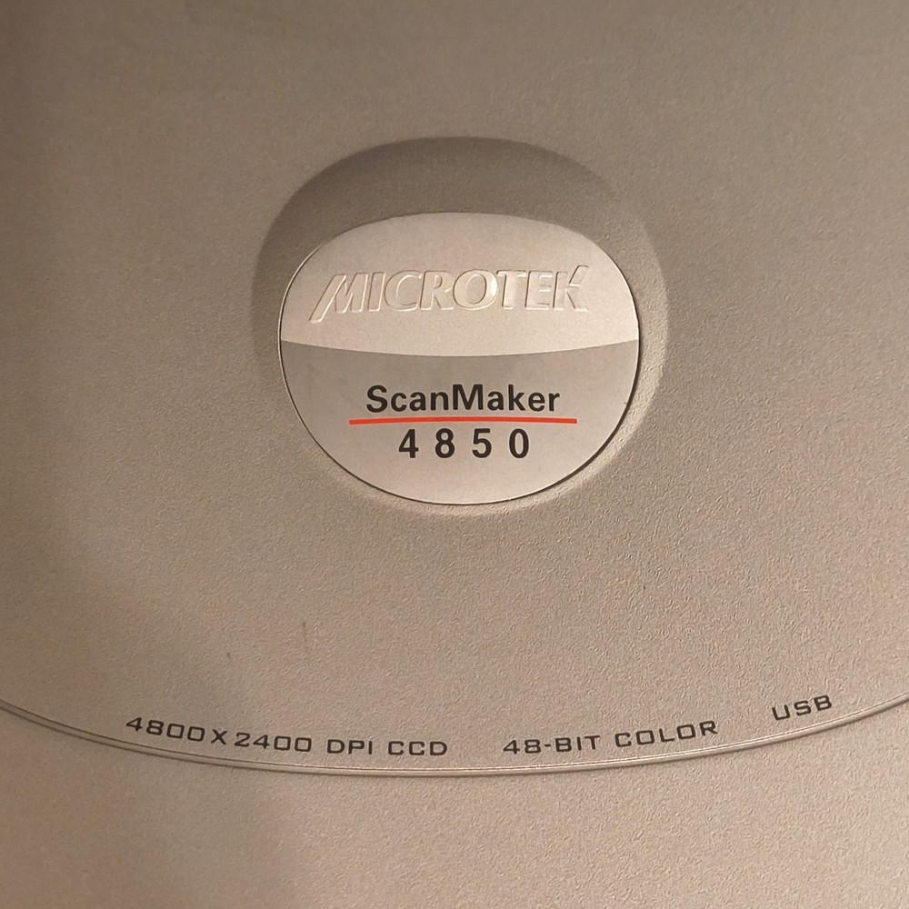 Microtek ScanMaker 4850 Flatbed USB Scanner 4800x2400 DPI 48-Bit CCD A4