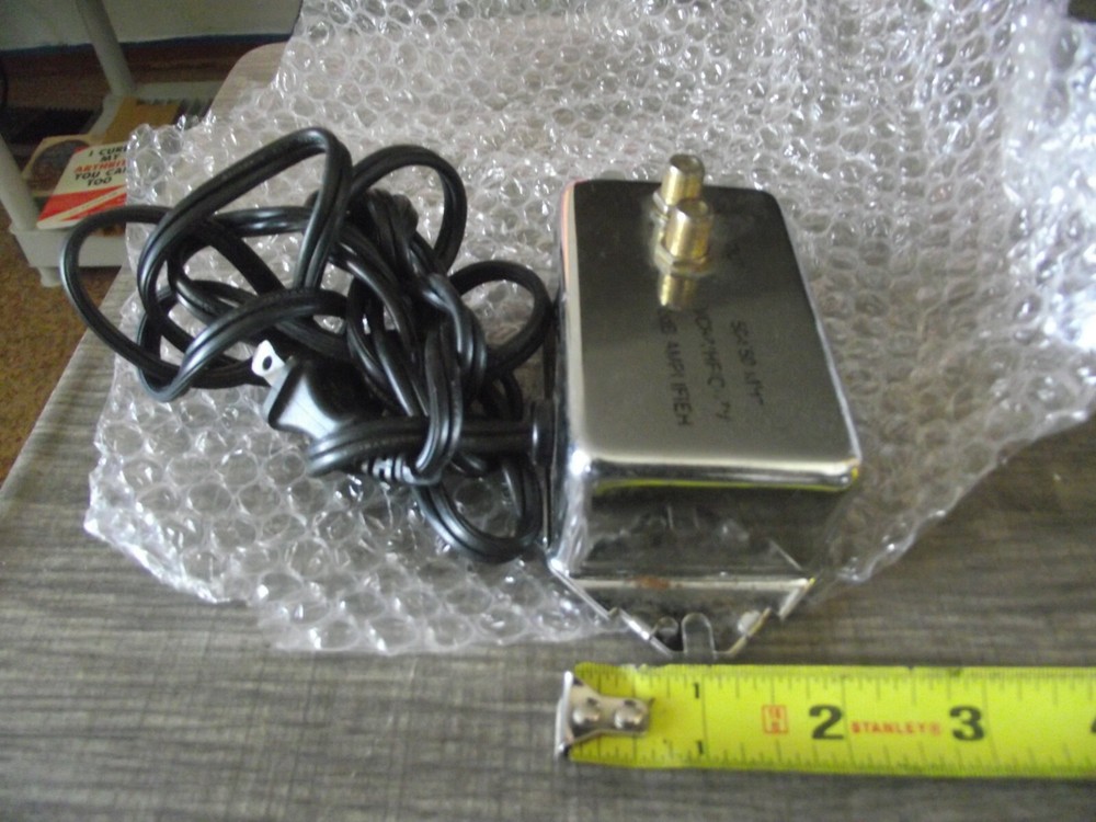 VCR/VHF/CATV 10dB AMPLIFIER.