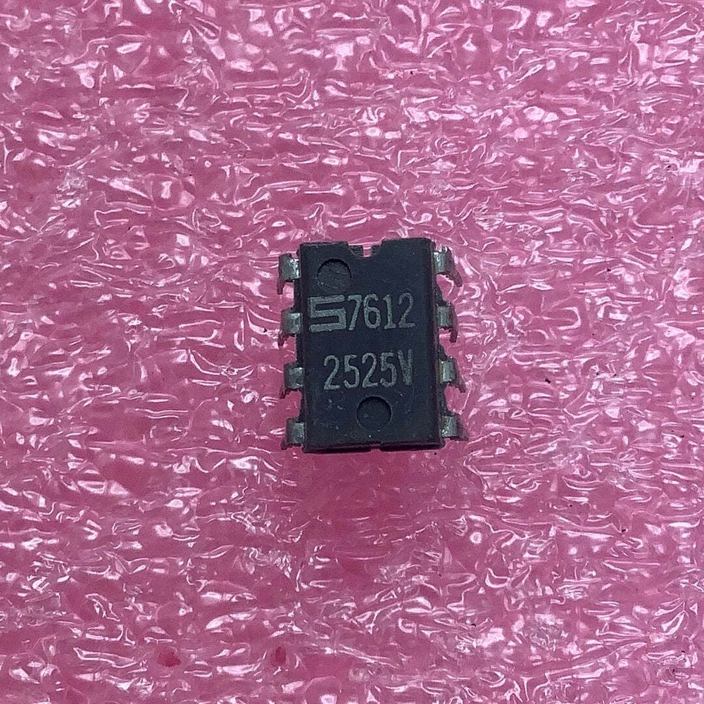 2525V - S - SIGNETICS - 1024-bit dynamic recirculating shift register IC 8 pin p