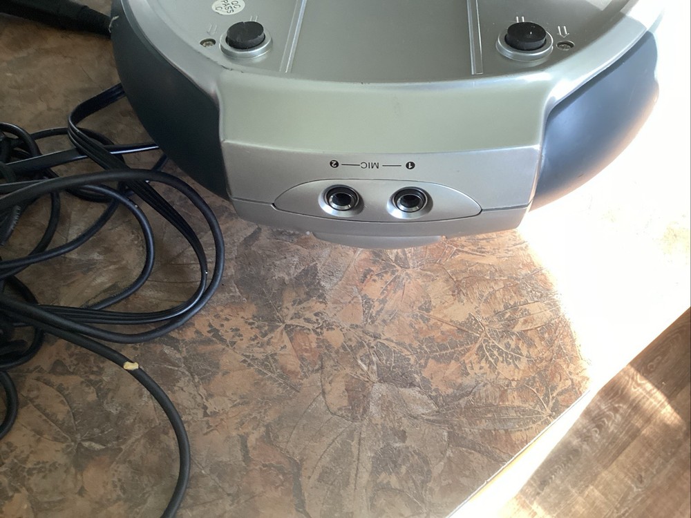 American Idol CD Karaoke Machine AI313A w/ Camera, UNTESTED, INCLUDES 4 Mics.