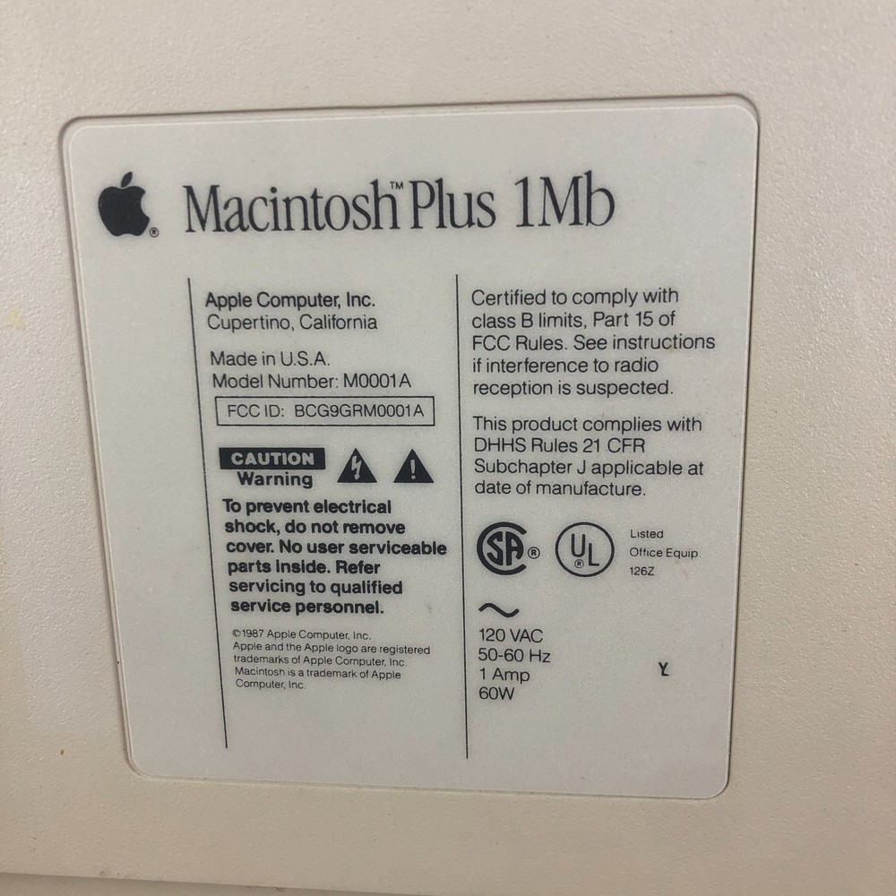 Vintage Apple Macintosh Plus 1Mb Model M0001A (Works!)