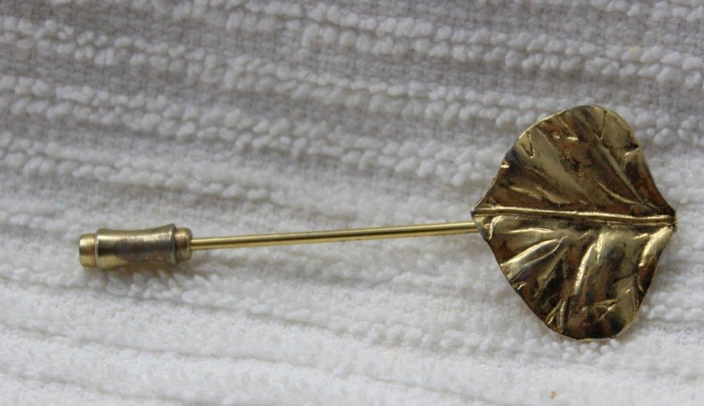 Gold Tone 3D Curled Leaf Pin BROOCH 2 3/4"