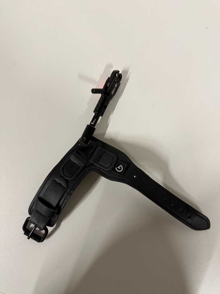 Used - Lwano Archery - Release - Black