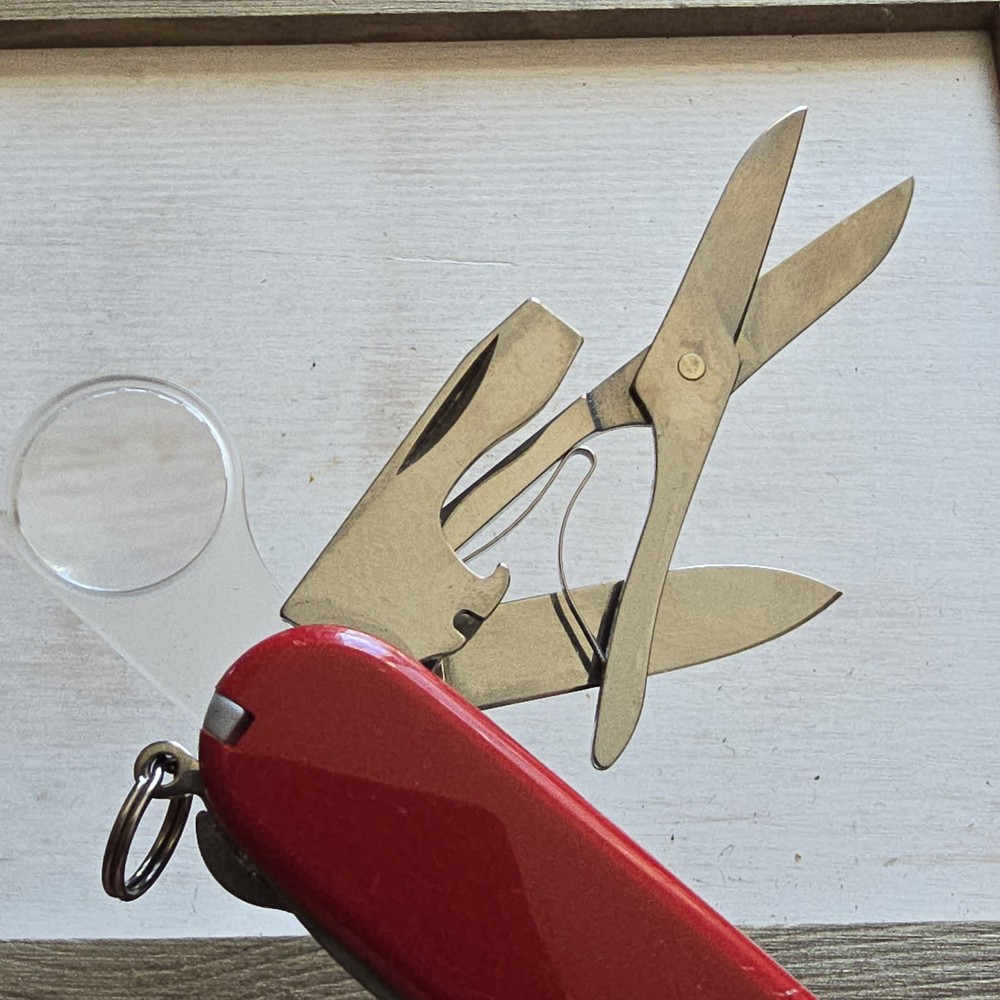 VICTORINOX SWISS ARMY KNIFE EXPLORER 91MM 4 LAYER MULTI TOOL