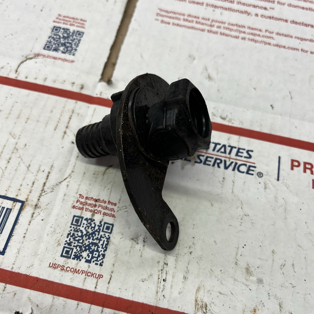 Mercruiser riser mounted engine flusher bracket