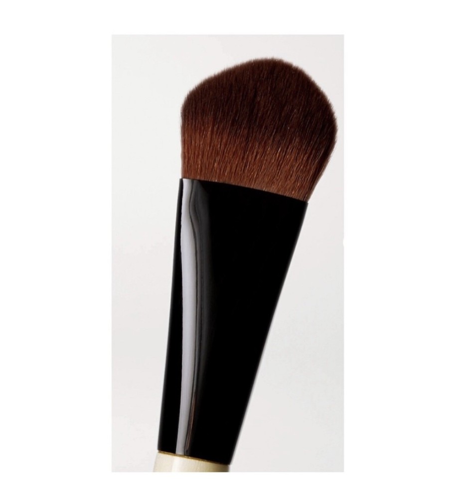 BOBBI BROWN Precise Buffing Brush. Brand New.