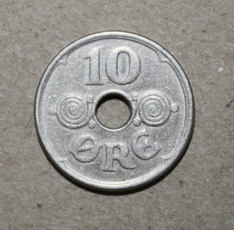 S10 - Denmark 10 Ore 1937 Very Fine + Coin