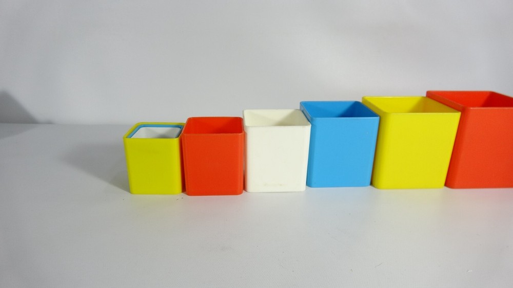Made In Italy Colored Plastic Stacking Kids Learning Cubes - 8