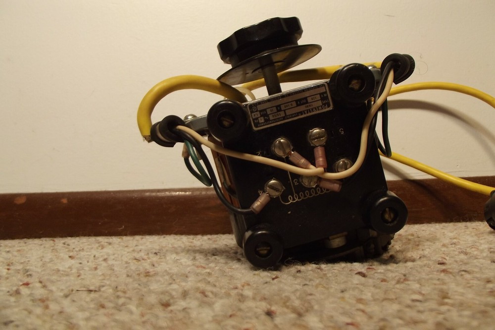 SUPERIOR POWERSTAT VARIABLE AUTOTRANSFORMER 1.4 KVA TYPE