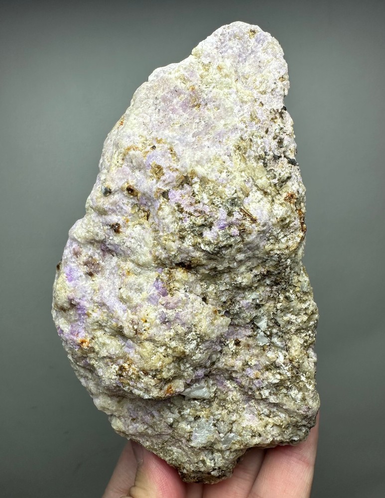 675 Gr. Fluorescent Phosphorescent Tenebrescent Hackmanite, Richterite, Unknown