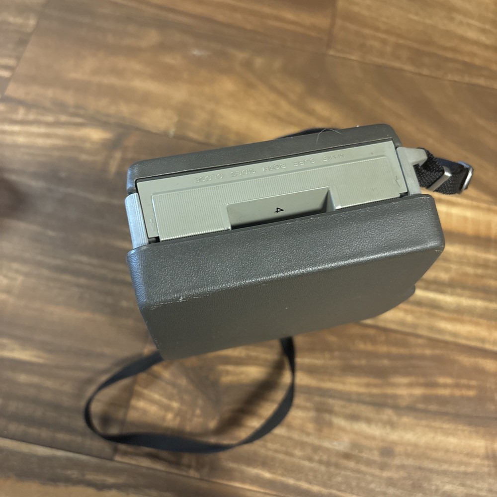 Polaroid 440 Land Camera