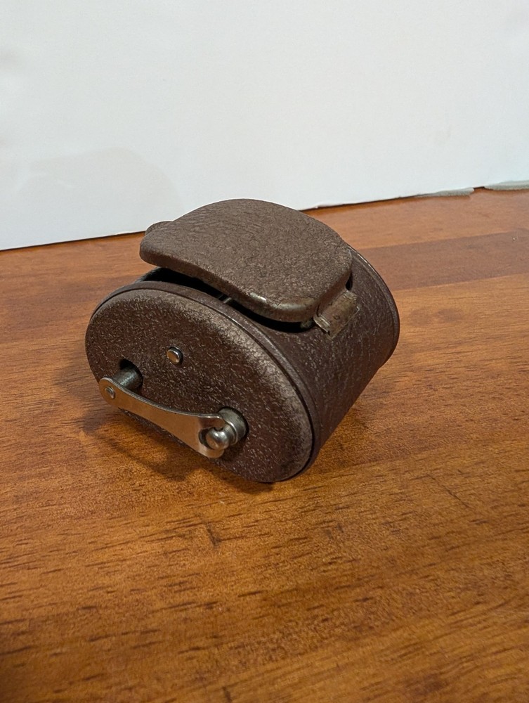 Vintage Razor Blade Sharpener Stropper Metal Crank Handle - Display Only!