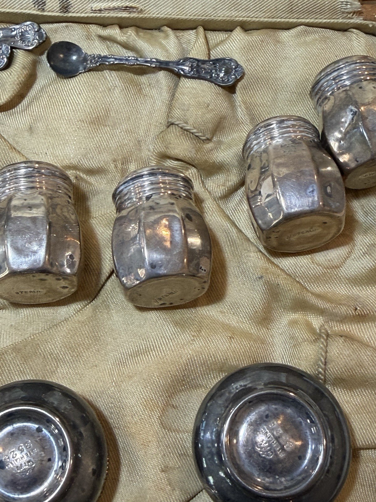 ANTIQUE WHITING MFG. CO STERLING SILVER SET OPEN SALT CELLAR SHAKERS SPOONS BOX