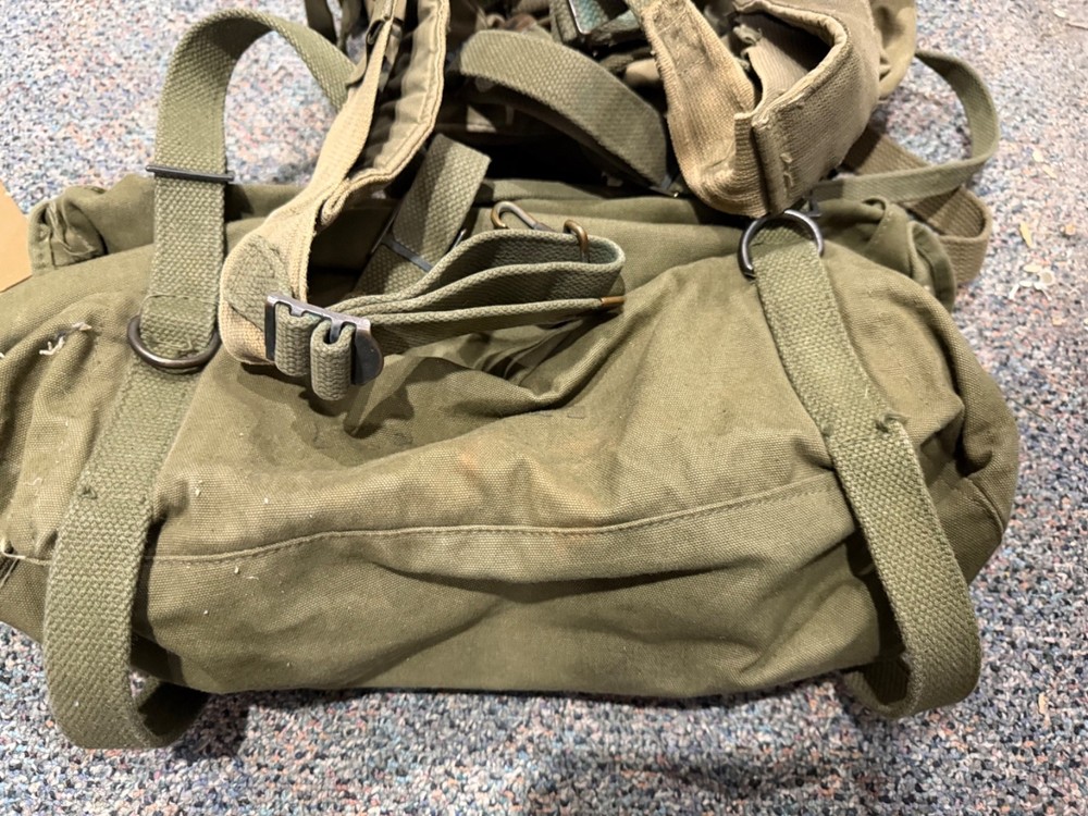 ORIGINAL POST WWII KOREAN WAR US ARMY M1945 COMBAT FIELD PACK & SUSPENDERS SET-