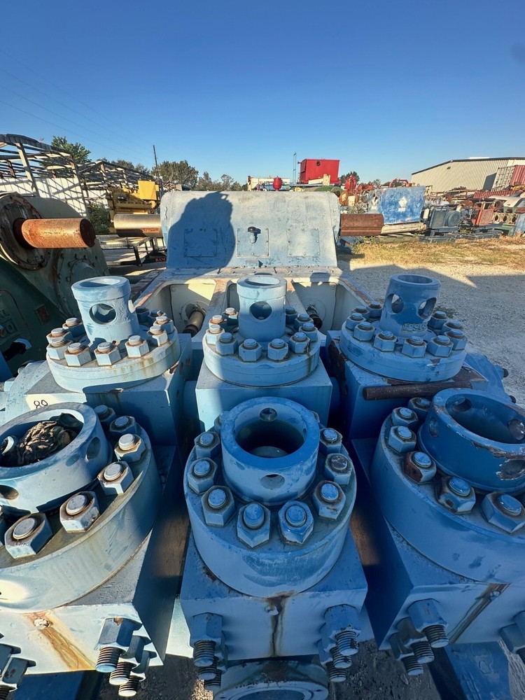 TRIPLEX 1300HP NATIONAL MUD PUMP