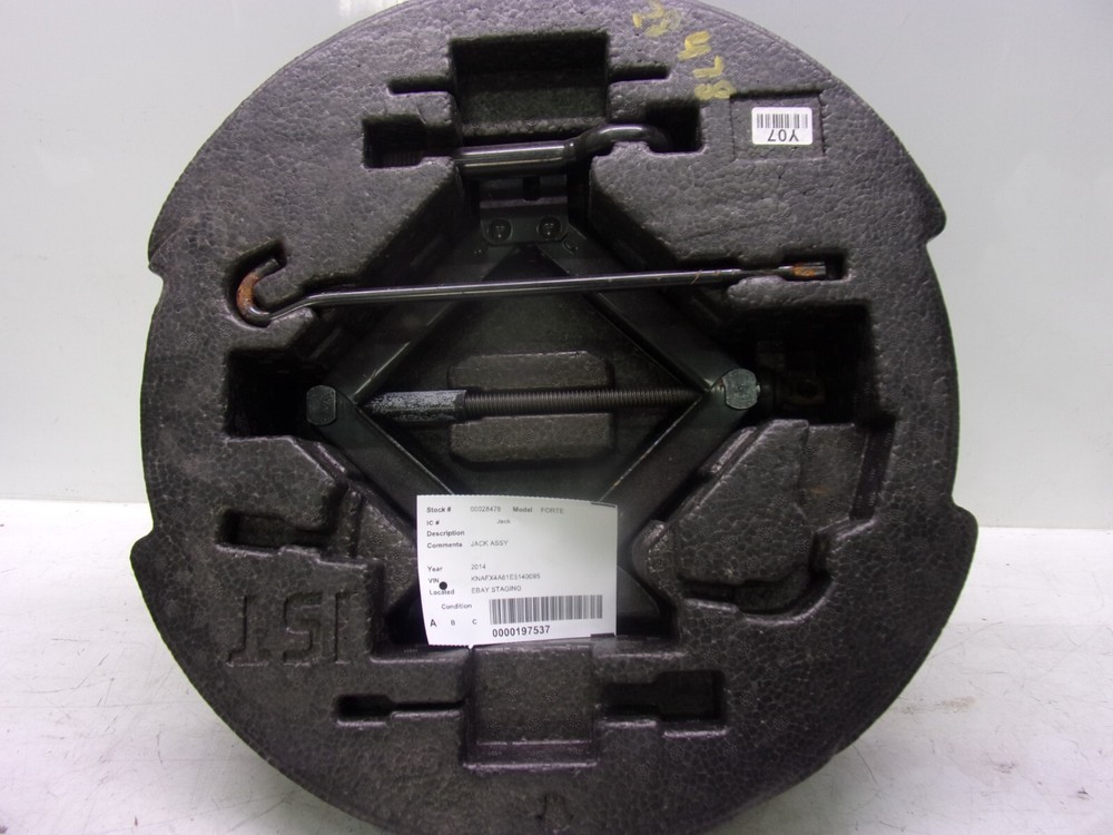 KIA FORTE Jack  2014