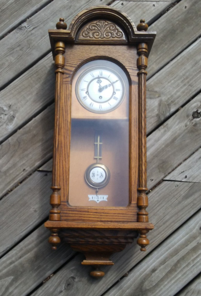 HOWARD MILLER Model #612-462 Westminster Chime Key Wind Pendulum Wall Clock