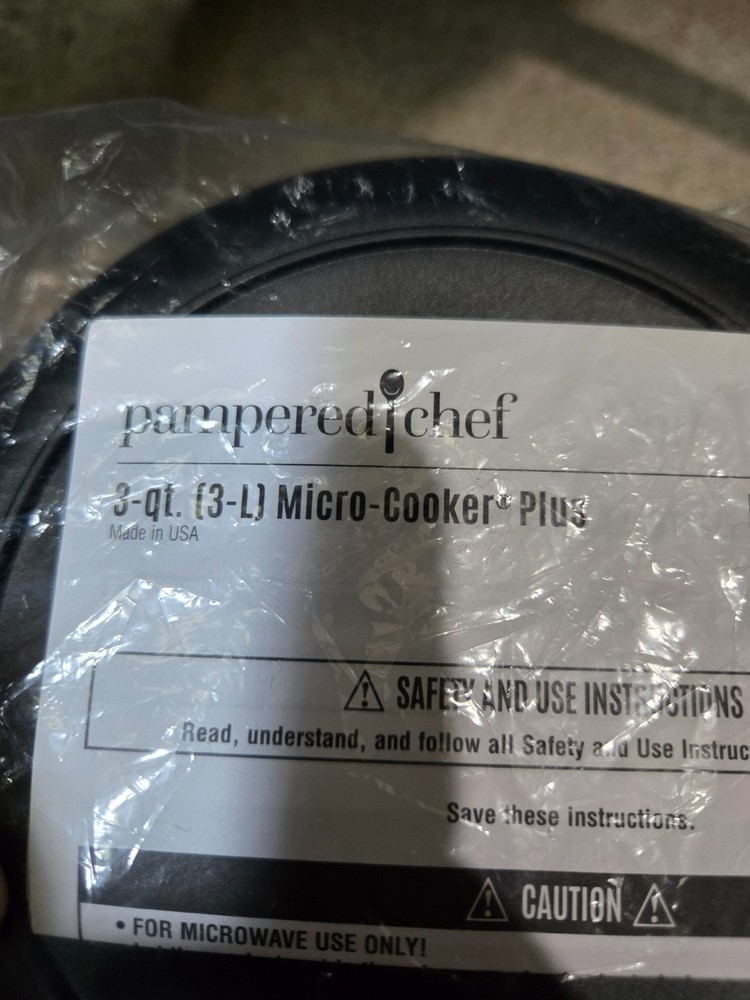Pampered Chef 3-qt Micro Cooker Plus