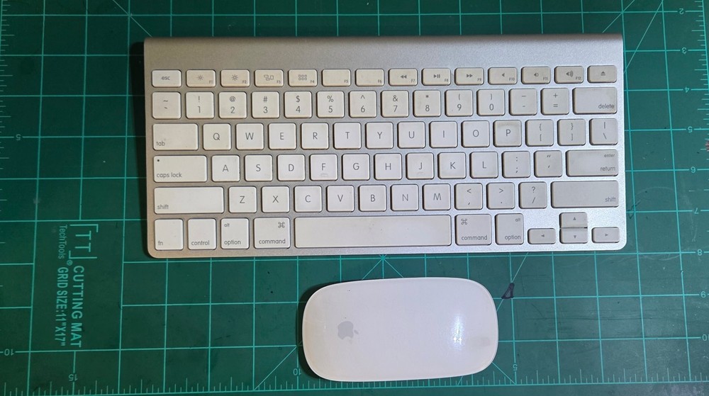 Apple Wireless Keyboard A1314 and Magic Mouse A1296 set Silver/ White
