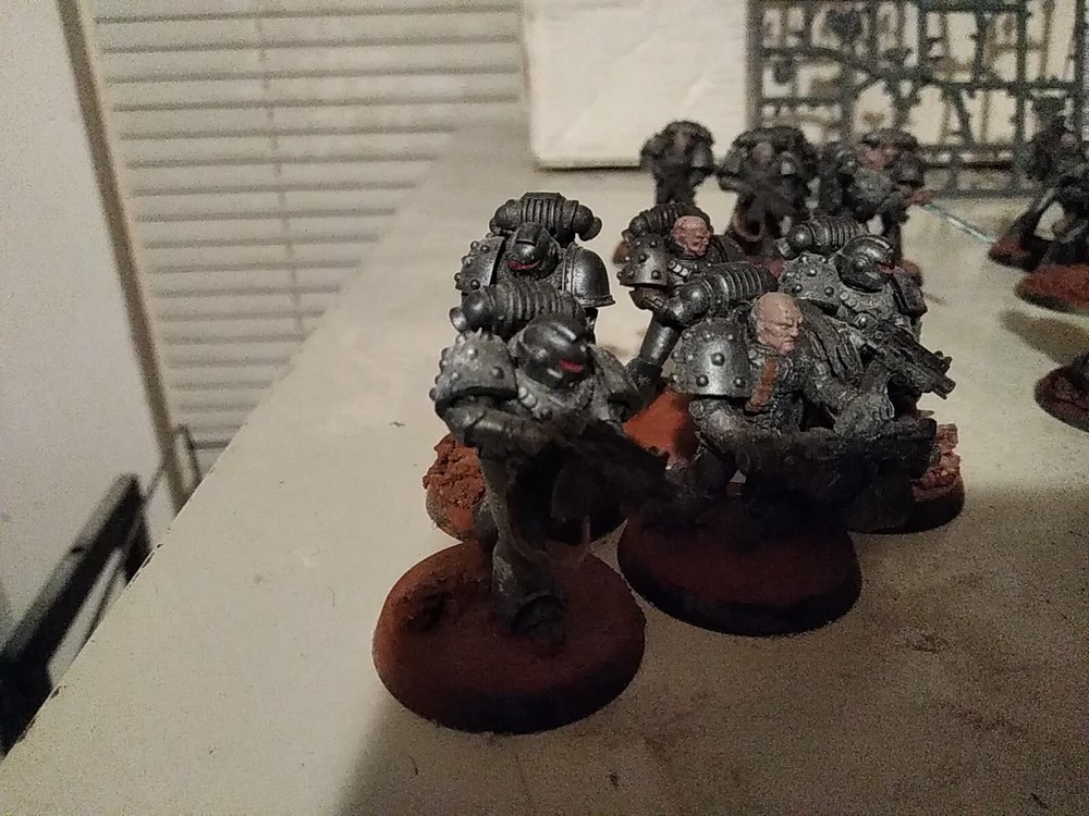 30 Mk 6 Space Marines With A Basic Steel/metallic Paint Scheme/bits Sprue