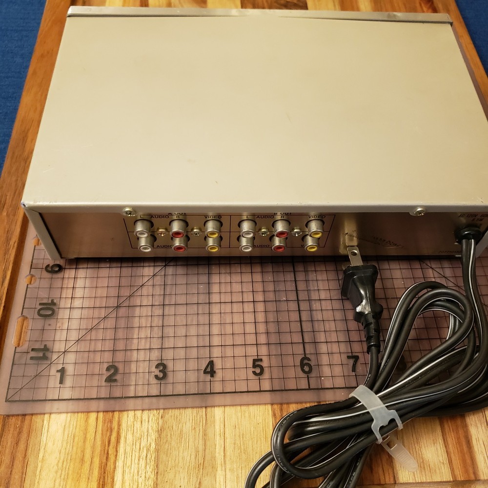 Archer 15-1274 Video Special Effects Switcher Analog POWERS ON, UNTESTED