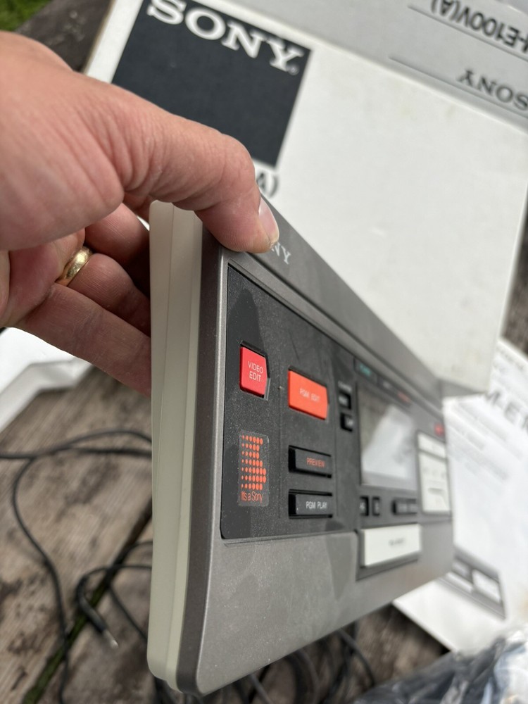 Sony RM-E100V (A) Video Editing Controller in original box